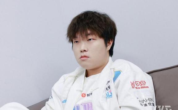 关于LPL嘴最硬的选手诞生！Bin赛后采访放话：我一直是世界的信息