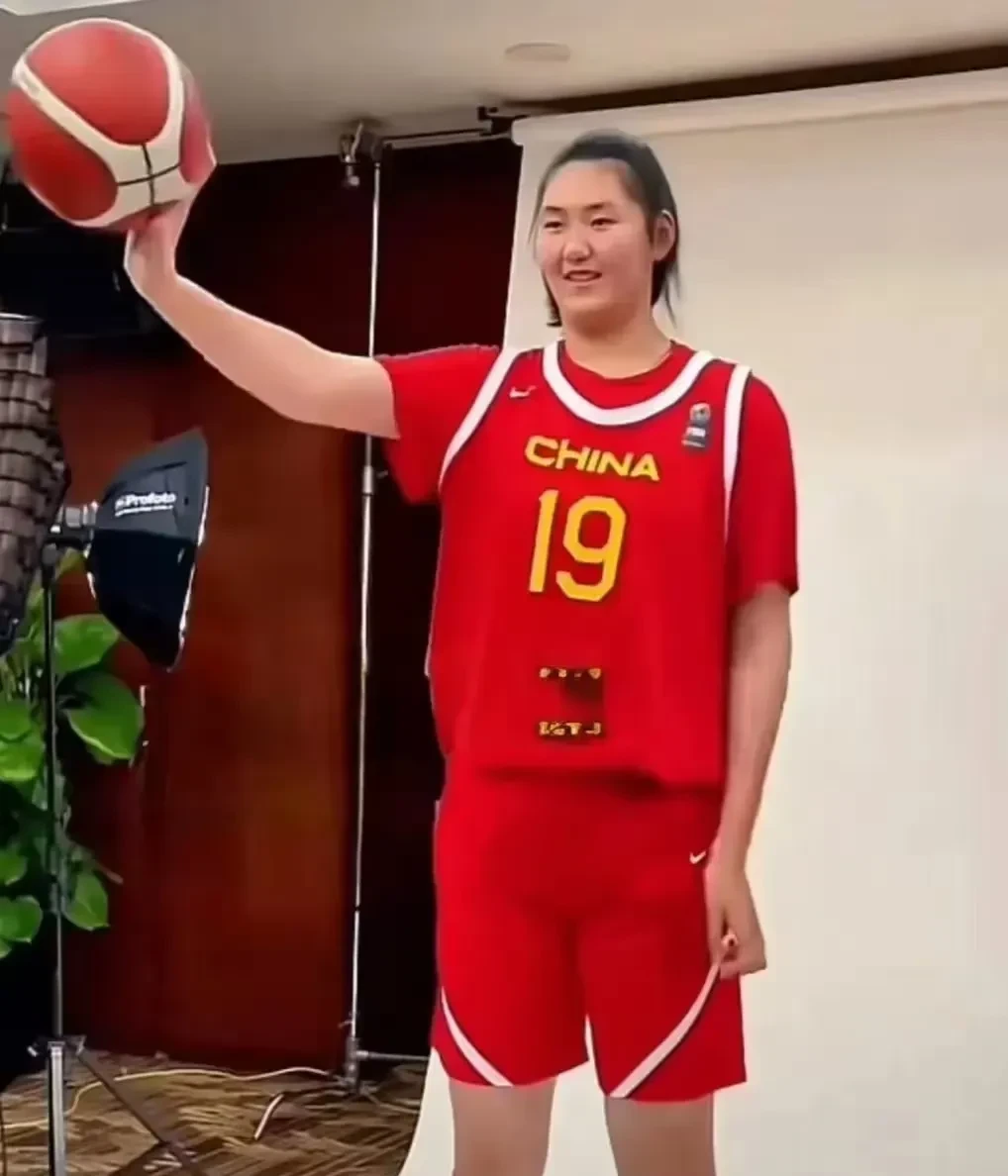 包含中国女篮官宣亚洲杯名单:韩旭张子宇领衔的词条